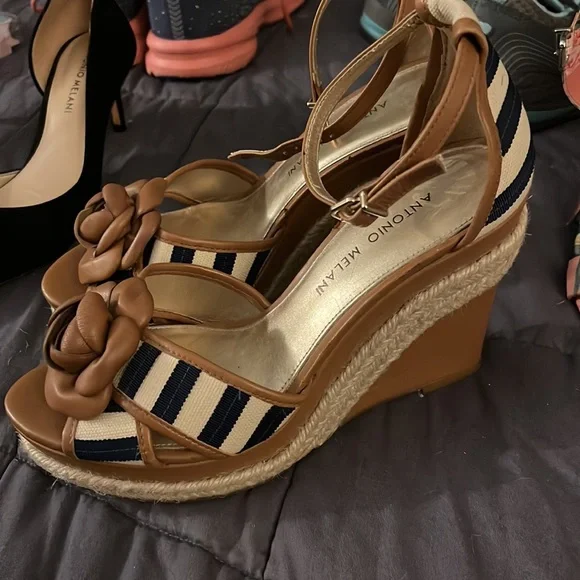 Antonio Melani wedge style shoes size 7 1/2 - Picture 2 of 4